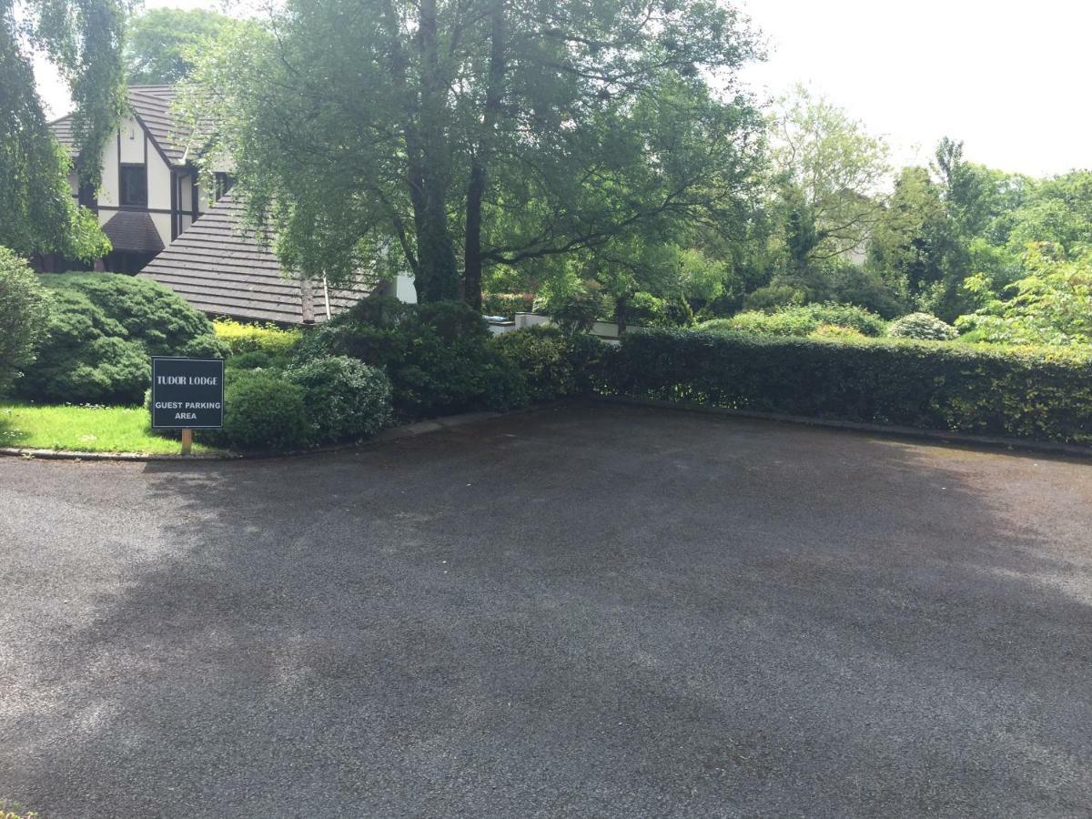 Tudor Lodge Guest Accommodation 本拉提 外观 照片
