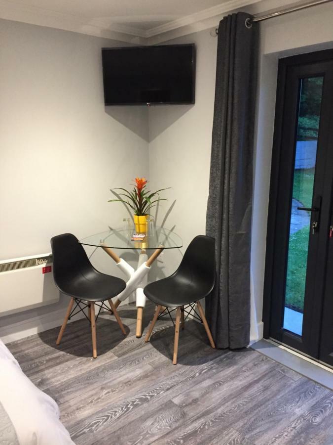 Tudor Lodge Guest Accommodation 本拉提 外观 照片